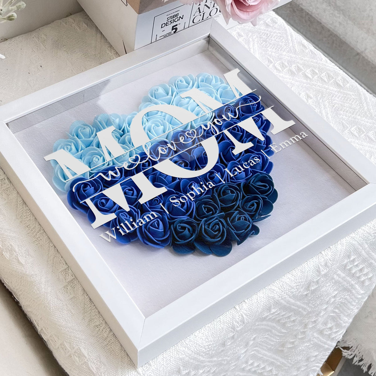 Personalized Mom Flower Shadow Box with 'MOM' message, Mother's Day Gift, White MDF frame, Heart-shaped flower arrangement
